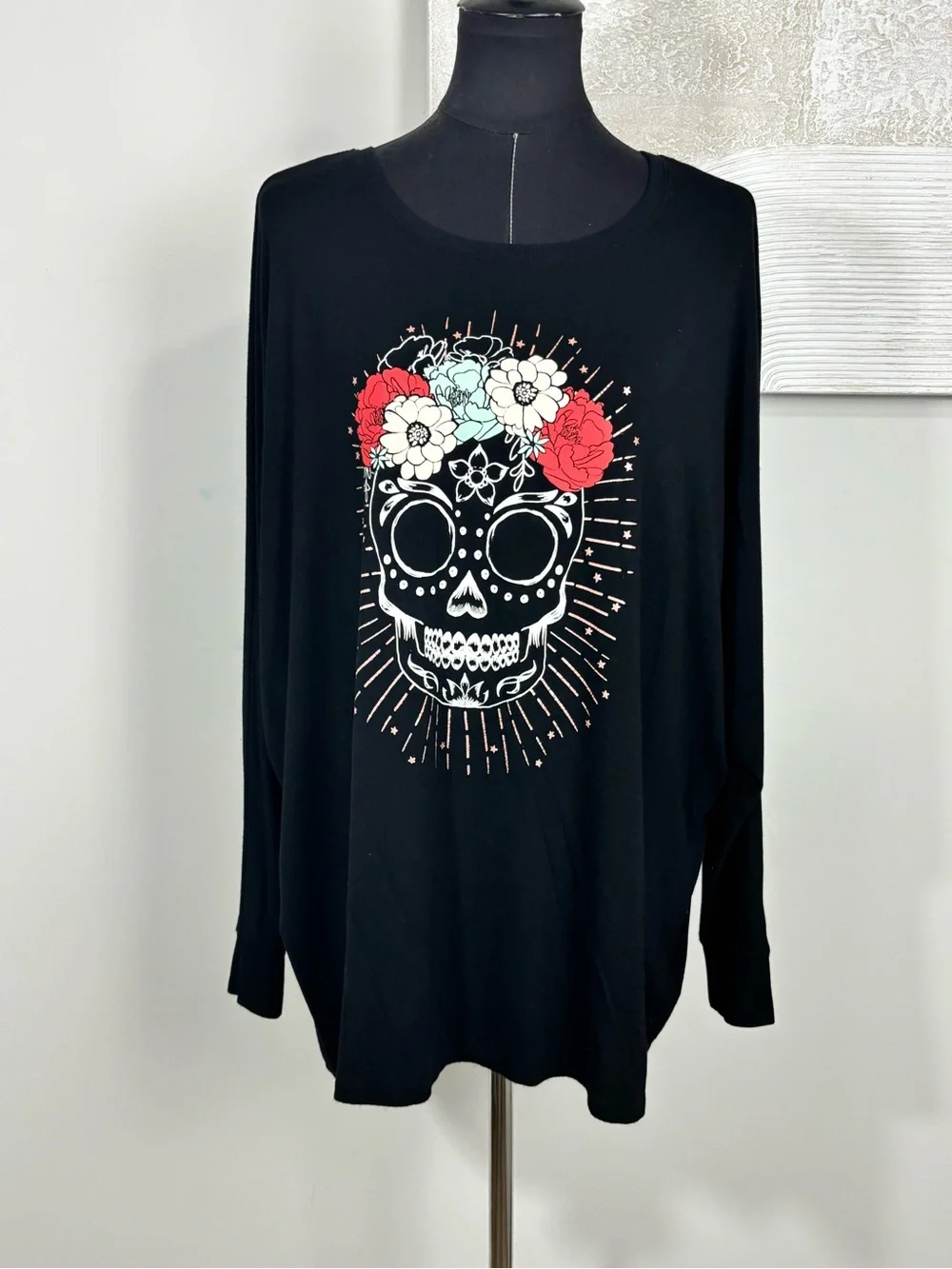Torrid 1 Women 1X Black Sugar Dolman Skull Graphic Super Soft Knits Long Sleeve - Picture 1 of 12